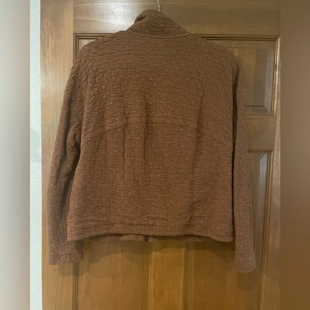 Lululemon Jacket - Picture 2 of 3